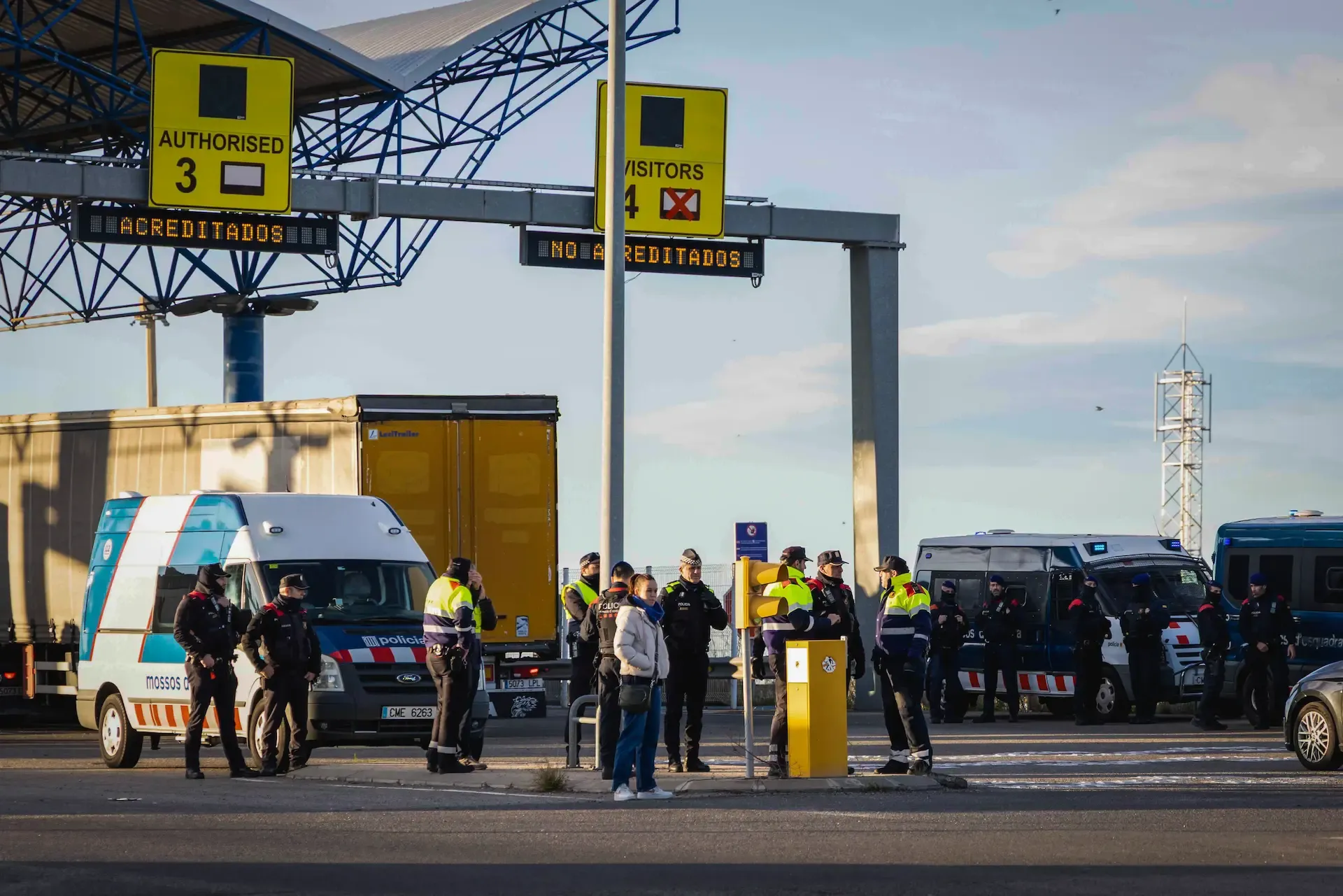 Tall de l'aduana del Port de Tarragona per part dels pagesos, 8 de gener 2026